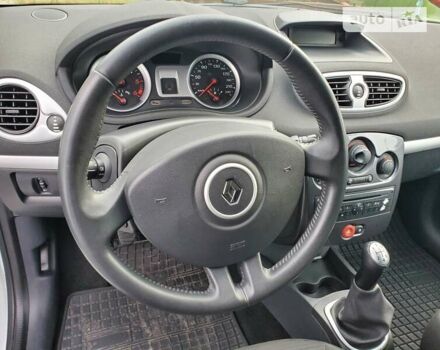 Белый Рено Клио, объемом двигателя 1.46 л и пробегом 148 тыс. км за 6500 $, фото 10 на Automoto.ua