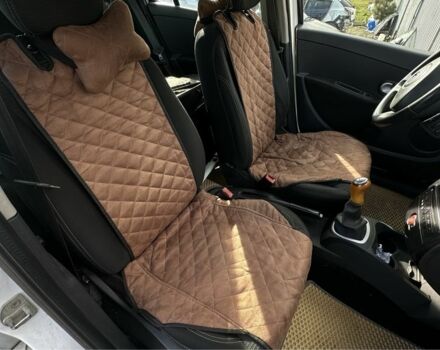 Белый Рено Клио, объемом двигателя 1.5 л и пробегом 180 тыс. км за 3650 $, фото 5 на Automoto.ua