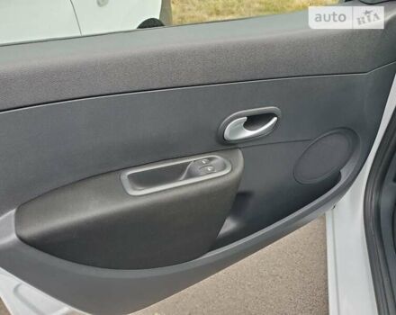 Белый Рено Клио, объемом двигателя 1.46 л и пробегом 148 тыс. км за 6500 $, фото 20 на Automoto.ua