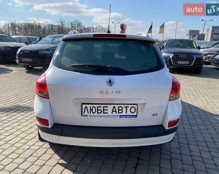 Белый Рено Клио, объемом двигателя 1.46 л и пробегом 236 тыс. км за 5300 $, фото 5 на Automoto.ua
