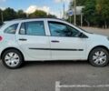 Белый Рено Клио, объемом двигателя 1.1 л и пробегом 250 тыс. км за 3700 $, фото 3 на Automoto.ua