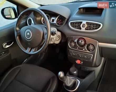 Белый Рено Клио, объемом двигателя 1.5 л и пробегом 111 тыс. км за 6999 $, фото 13 на Automoto.ua