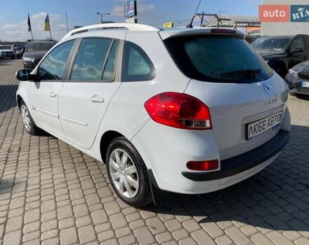 Белый Рено Клио, объемом двигателя 1.46 л и пробегом 236 тыс. км за 5300 $, фото 4 на Automoto.ua