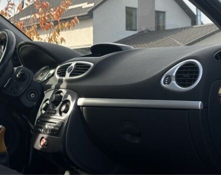 Белый Рено Клио, объемом двигателя 1.5 л и пробегом 180 тыс. км за 3650 $, фото 7 на Automoto.ua