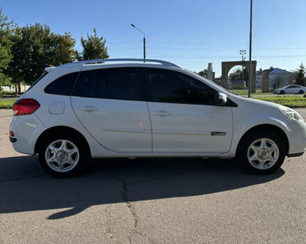 Рено Кліо 2012 у Конотопе на Automoto.ua Білий Рено Кліо, об'ємом двигуна 1.46 л та пробігом 339 тис. км за 5300 $, фото 8 на Automoto.ua