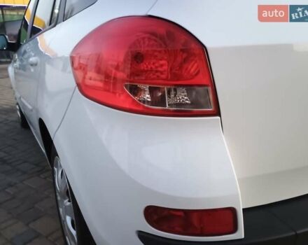 Белый Рено Клио, объемом двигателя 1.5 л и пробегом 141 тыс. км за 6999 $, фото 23 на Automoto.ua