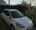Белый Рено Клио, объемом двигателя 1.5 л и пробегом 189 тыс. км за 5400 $, фото 1 на Automoto.ua
