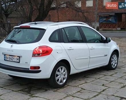 Белый Рено Клио, объемом двигателя 1.5 л и пробегом 141 тыс. км за 6999 $, фото 5 на Automoto.ua