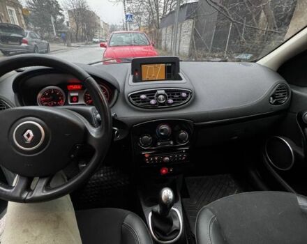 Белый Рено Клио, объемом двигателя 1.5 л и пробегом 370 тыс. км за 2900 $, фото 6 на Automoto.ua