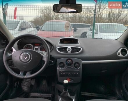 Білий Рено Кліо, об'ємом двигуна 1.6 л та пробігом 290 тис. км за 5400 $, фото 6 на Automoto.ua