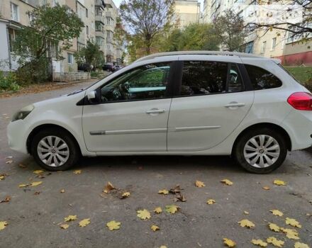 Белый Рено Клио, объемом двигателя 1.5 л и пробегом 185 тыс. км за 5600 $, фото 4 на Automoto.ua