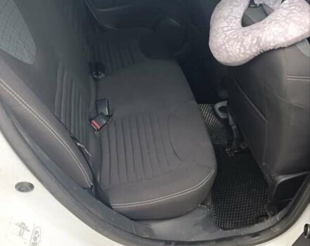 Белый Рено Клио, объемом двигателя 1.5 л и пробегом 237 тыс. км за 7500 $, фото 10 на Automoto.ua