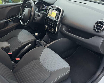 Белый Рено Клио, объемом двигателя 1.5 л и пробегом 260 тыс. км за 7550 $, фото 31 на Automoto.ua