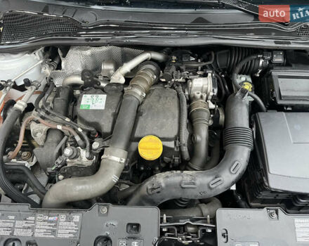 Белый Рено Клио, объемом двигателя 1.5 л и пробегом 260 тыс. км за 7550 $, фото 24 на Automoto.ua