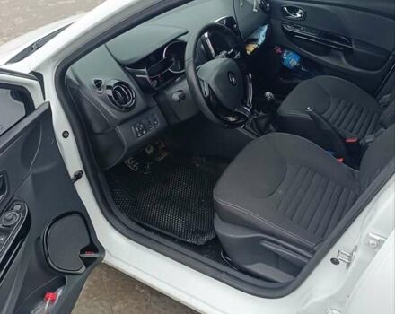 Белый Рено Клио, объемом двигателя 1.5 л и пробегом 237 тыс. км за 7500 $, фото 8 на Automoto.ua