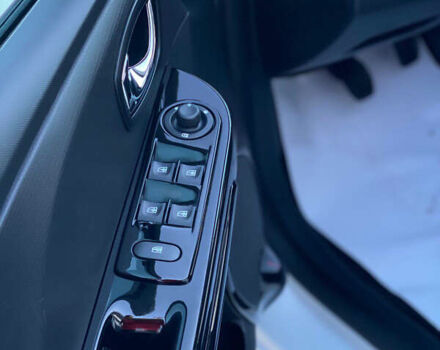 Белый Рено Клио, объемом двигателя 1.5 л и пробегом 260 тыс. км за 7750 $, фото 10 на Automoto.ua