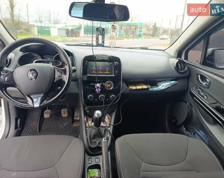 Белый Рено Клио, объемом двигателя 1.5 л и пробегом 237 тыс. км за 7500 $, фото 12 на Automoto.ua