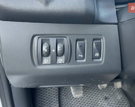 Білий Рено Кліо, об'ємом двигуна 1.5 л та пробігом 258 тис. км за 6700 $, фото 15 на Automoto.ua