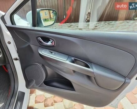 Белый Рено Клио, объемом двигателя 1.5 л и пробегом 240 тыс. км за 8200 $, фото 20 на Automoto.ua