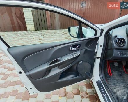 Белый Рено Клио, объемом двигателя 1.5 л и пробегом 240 тыс. км за 8200 $, фото 9 на Automoto.ua