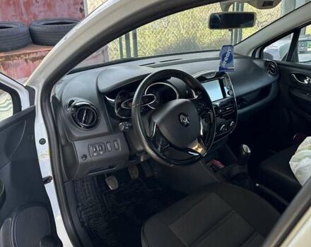 Білий Рено Кліо, об'ємом двигуна 1.5 л та пробігом 234 тис. км за 7000 $, фото 4 на Automoto.ua