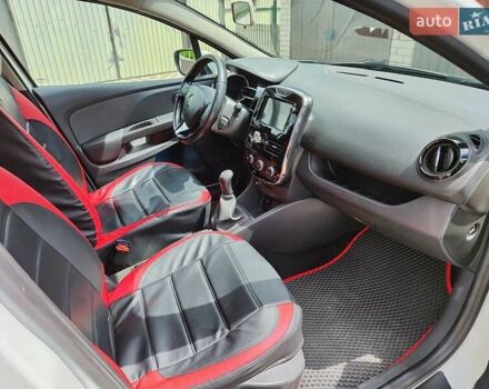 Белый Рено Клио, объемом двигателя 1.5 л и пробегом 240 тыс. км за 8200 $, фото 21 на Automoto.ua