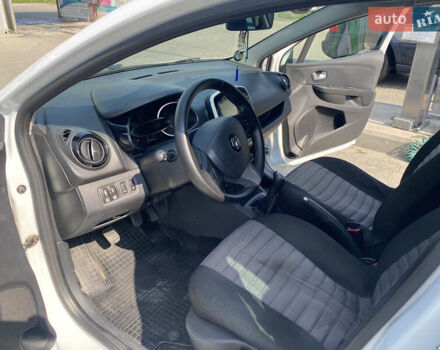 Белый Рено Клио, объемом двигателя 1.5 л и пробегом 230 тыс. км за 8100 $, фото 12 на Automoto.ua