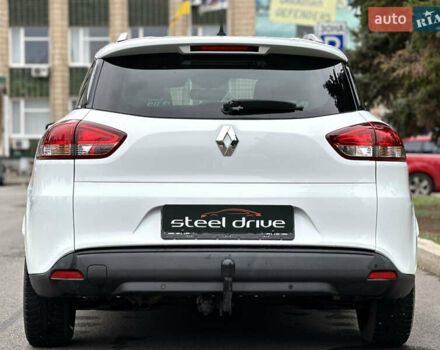 Белый Рено Клио, объемом двигателя 1.46 л и пробегом 280 тыс. км за 7699 $, фото 4 на Automoto.ua