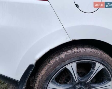 Белый Рено Клио, объемом двигателя 1.5 л и пробегом 300 тыс. км за 7300 $, фото 3 на Automoto.ua