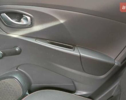 Белый Рено Клио, объемом двигателя 1.5 л и пробегом 259 тыс. км за 7400 $, фото 49 на Automoto.ua