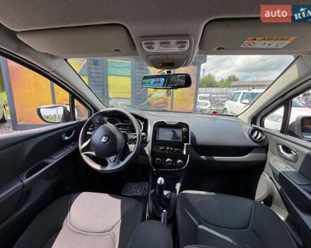 Білий Рено Кліо, об'ємом двигуна 1.5 л та пробігом 245 тис. км за 7999 $, фото 4 на Automoto.ua