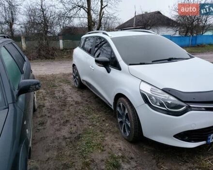 Белый Рено Клио, объемом двигателя 1.5 л и пробегом 300 тыс. км за 7300 $, фото 4 на Automoto.ua