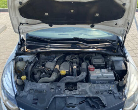 Белый Рено Клио, объемом двигателя 1.5 л и пробегом 230 тыс. км за 8100 $, фото 20 на Automoto.ua