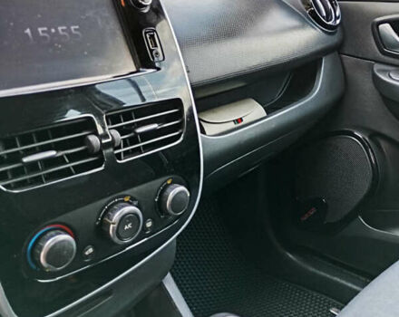 Белый Рено Клио, объемом двигателя 1.5 л и пробегом 248 тыс. км за 7300 $, фото 9 на Automoto.ua