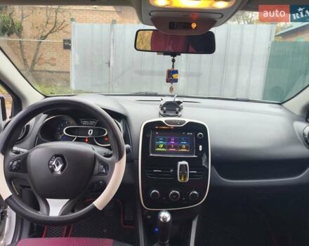 Рено Кліо 2015 у Полтаві на Automoto.ua Білий Рено Кліо, об'ємом двигуна 1.5 л та пробігом 270 тис. км за 6700 $, фото 4 на Automoto.ua
