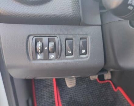 Білий Рено Кліо, об'ємом двигуна 1.5 л та пробігом 250 тис. км за 9000 $, фото 3 на Automoto.ua