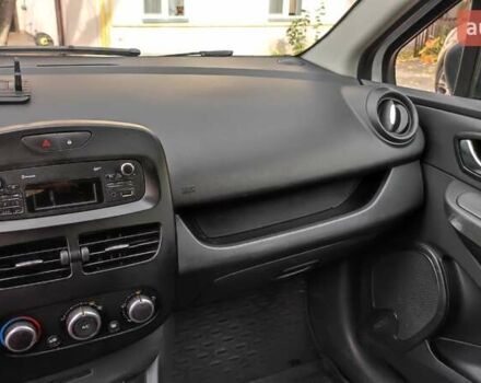 Белый Рено Клио, объемом двигателя 1.5 л и пробегом 259 тыс. км за 7400 $, фото 46 на Automoto.ua