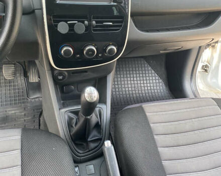 Белый Рено Клио, объемом двигателя 1.5 л и пробегом 230 тыс. км за 8100 $, фото 13 на Automoto.ua