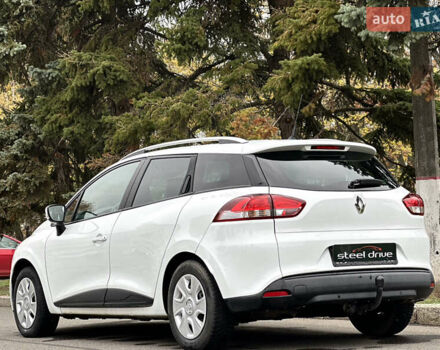 Белый Рено Клио, объемом двигателя 1.46 л и пробегом 280 тыс. км за 7699 $, фото 6 на Automoto.ua