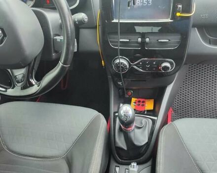 Білий Рено Кліо, об'ємом двигуна 1.5 л та пробігом 250 тис. км за 9000 $, фото 5 на Automoto.ua