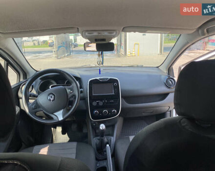 Белый Рено Клио, объемом двигателя 1.5 л и пробегом 230 тыс. км за 8100 $, фото 16 на Automoto.ua