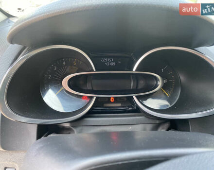 Белый Рено Клио, объемом двигателя 1.5 л и пробегом 230 тыс. км за 8100 $, фото 15 на Automoto.ua