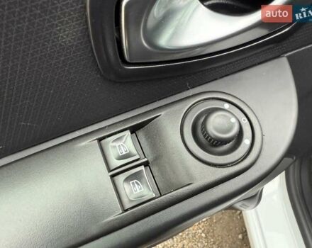 Білий Рено Кліо, об'ємом двигуна 1.46 л та пробігом 142 тис. км за 9500 $, фото 20 на Automoto.ua