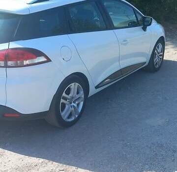 Белый Рено Клио, объемом двигателя 1.5 л и пробегом 240 тыс. км за 8800 $, фото 3 на Automoto.ua