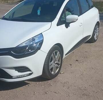 Белый Рено Клио, объемом двигателя 1.5 л и пробегом 240 тыс. км за 8800 $, фото 5 на Automoto.ua
