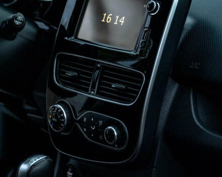 Белый Рено Клио, объемом двигателя 1.5 л и пробегом 192 тыс. км за 9700 $, фото 22 на Automoto.ua