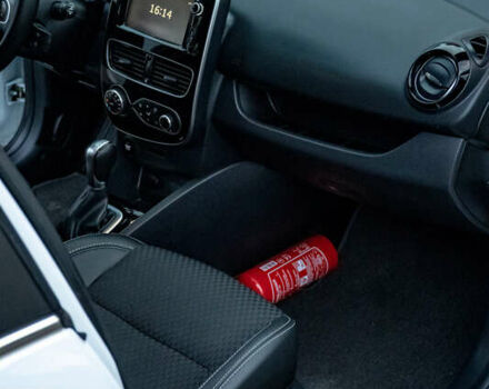 Белый Рено Клио, объемом двигателя 1.5 л и пробегом 192 тыс. км за 9700 $, фото 23 на Automoto.ua