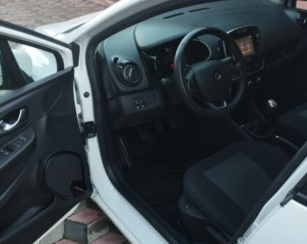 Белый Рено Клио, объемом двигателя 0 л и пробегом 189 тыс. км за 8950 $, фото 2 на Automoto.ua