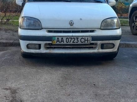 Белый Рено Клио, объемом двигателя 1.2 л и пробегом 312 тыс. км за 594 $, фото 1 на Automoto.ua