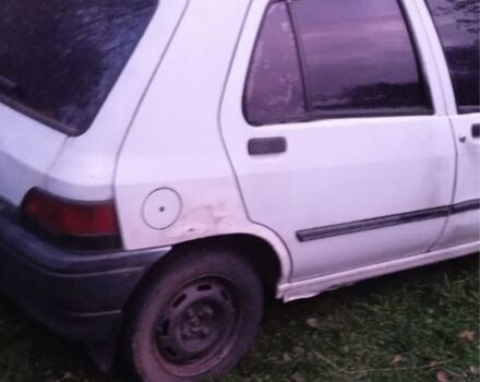 Белый Рено Клио, объемом двигателя 1.2 л и пробегом 250 тыс. км за 715 $, фото 1 на Automoto.ua